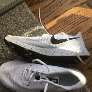 White Nike size 9.5 sneakers